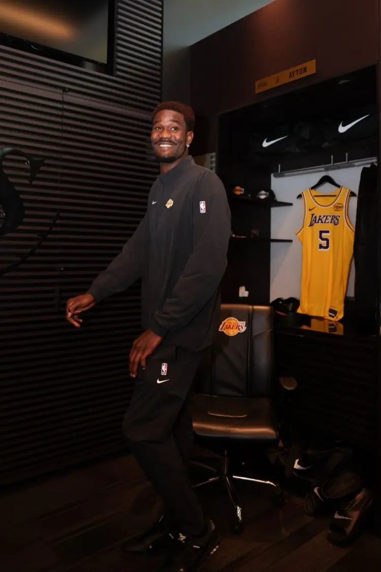 锅牛配资 艾顿：你没看到那个总决赛版本的我 因我之前没处在赢球的环境里